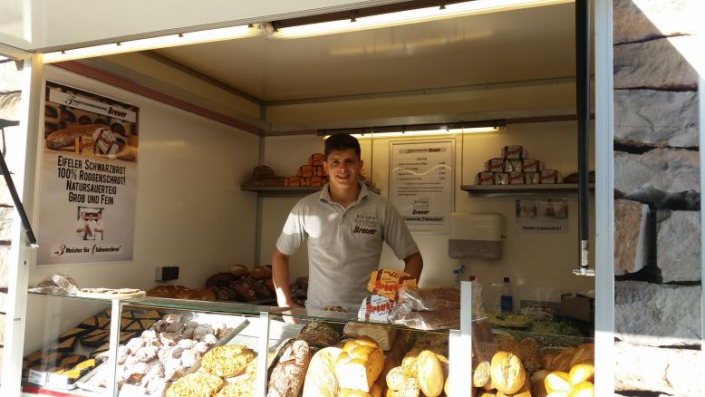 baeckereibreuerverkaufswagen Bäckerei Breuer Schwarzbrot